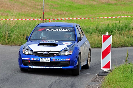Max Christensen og Ole Frederiksen kæmpede om fjerdepladsen, da de fik gearproblemer på deres Subaru Impreza